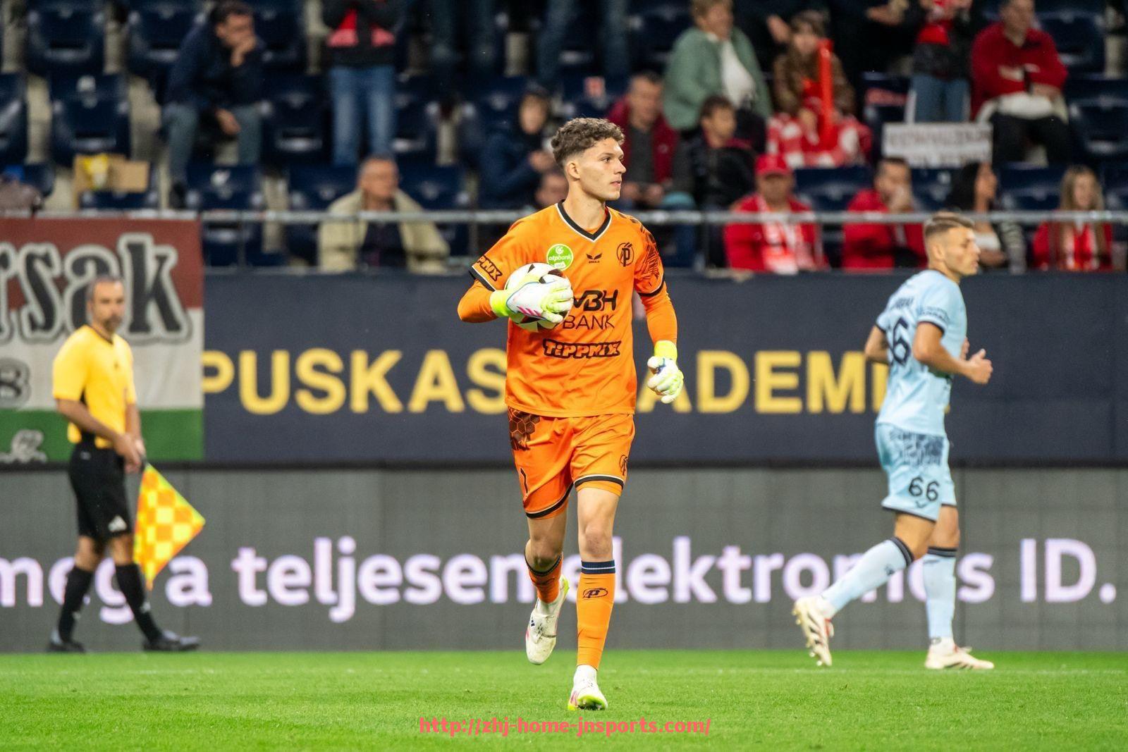 江南综合体育-英超球队的引援策略与转会市场分析